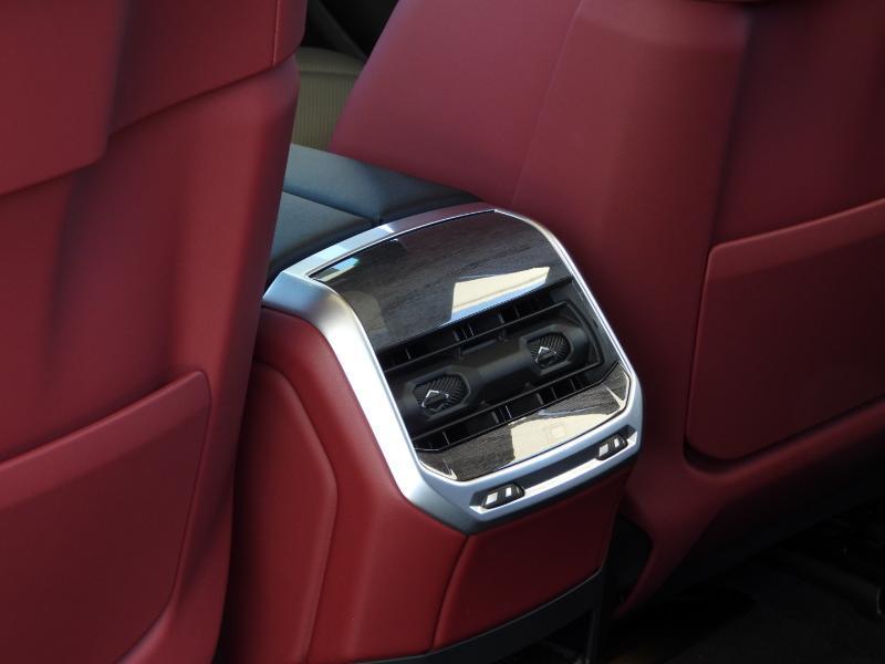 BMW 7-Series 740i 2024