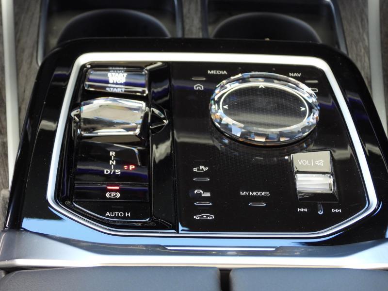 BMW 7-Series 740i 2024