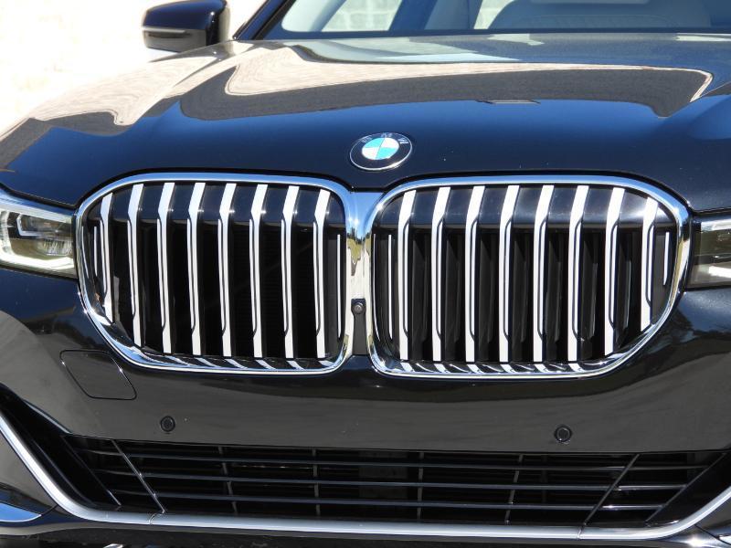 BMW 7-Series 740i 2021