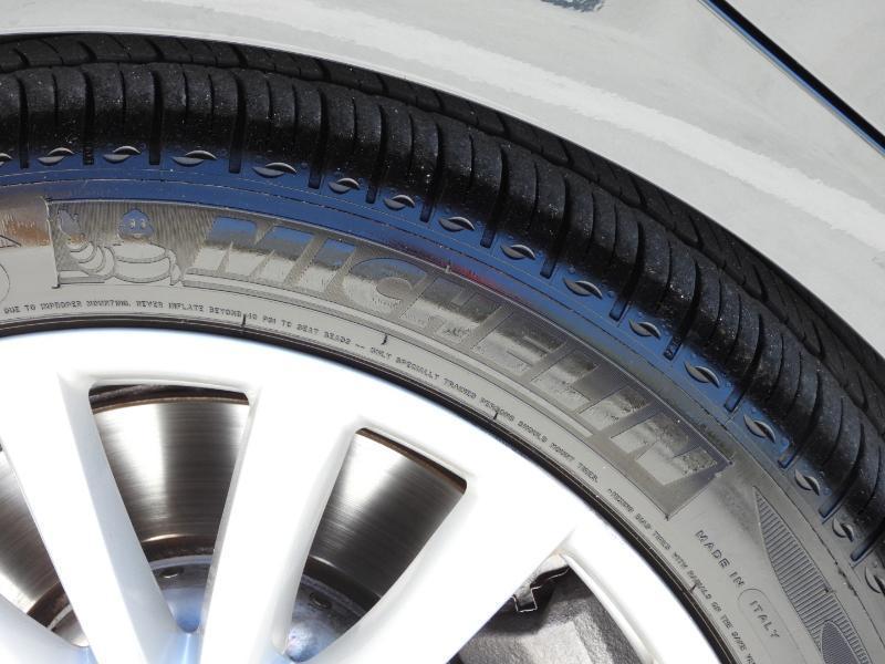 BMW 7-Series 740i 2021