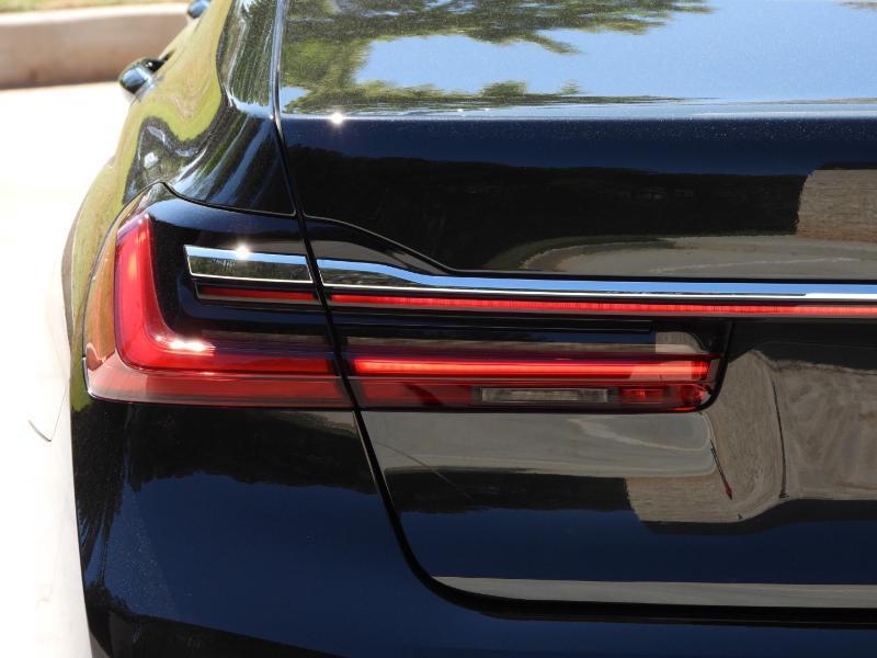 BMW 7-Series 740i 2021