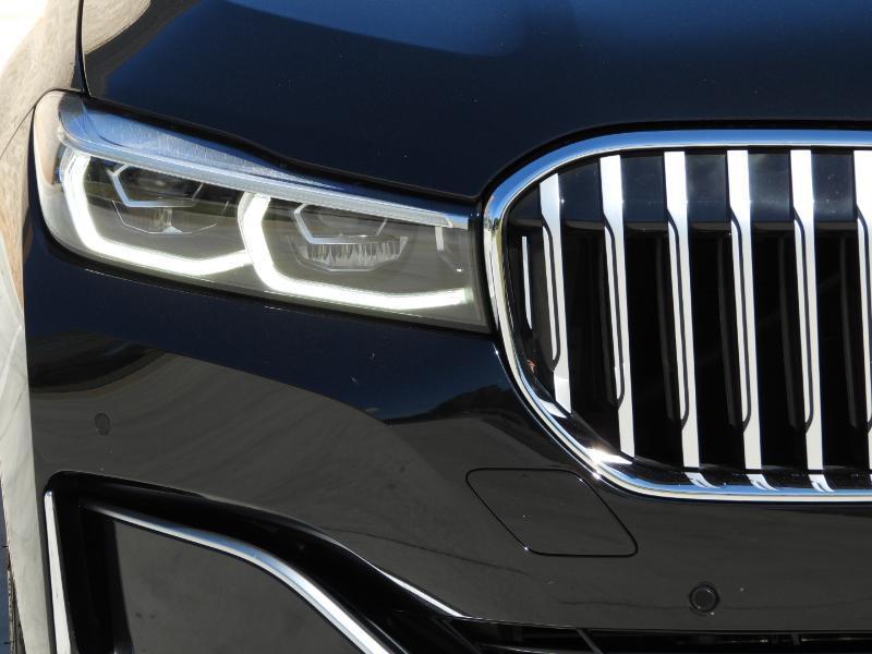 BMW 7-Series 740i 2021