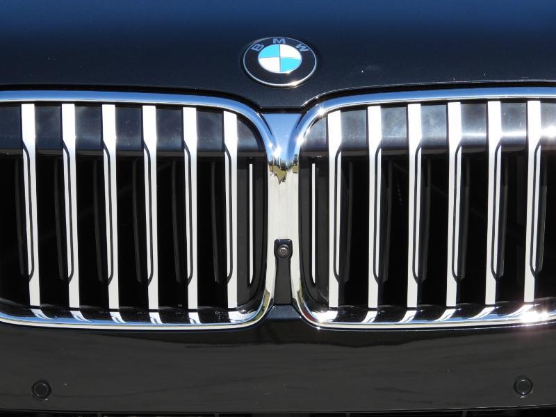 BMW 7-Series 740i 2021