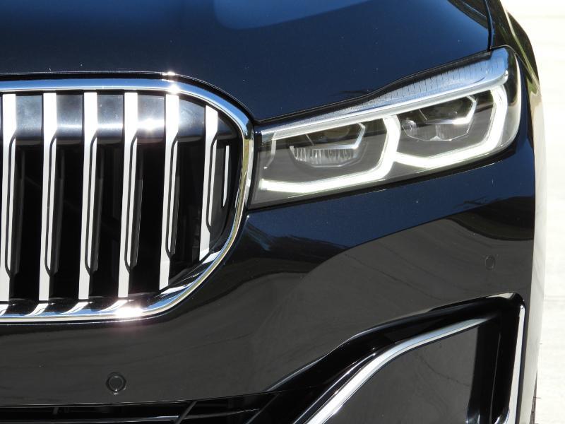 BMW 7-Series 740i 2021