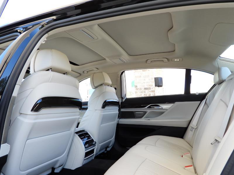 BMW 7-Series 740i 2021