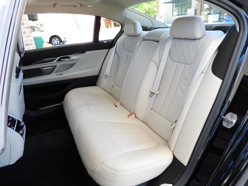 BMW 7-Series 740i 2021