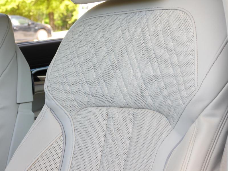 BMW 7-Series 740i 2021