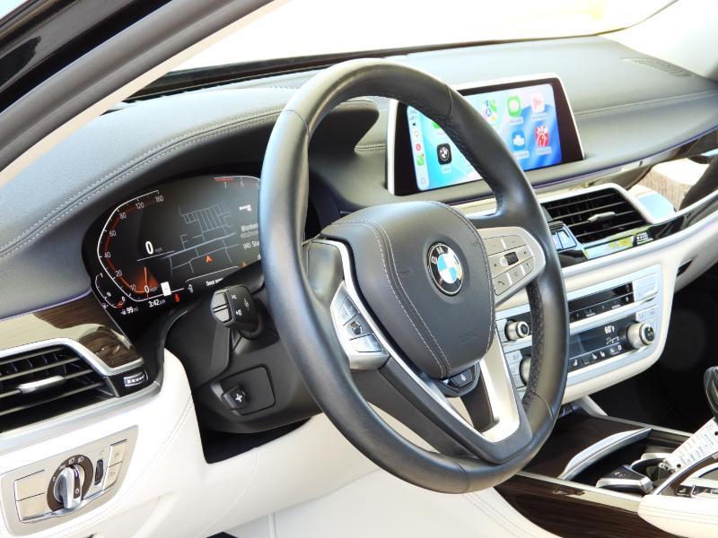 BMW 7-Series 740i 2021