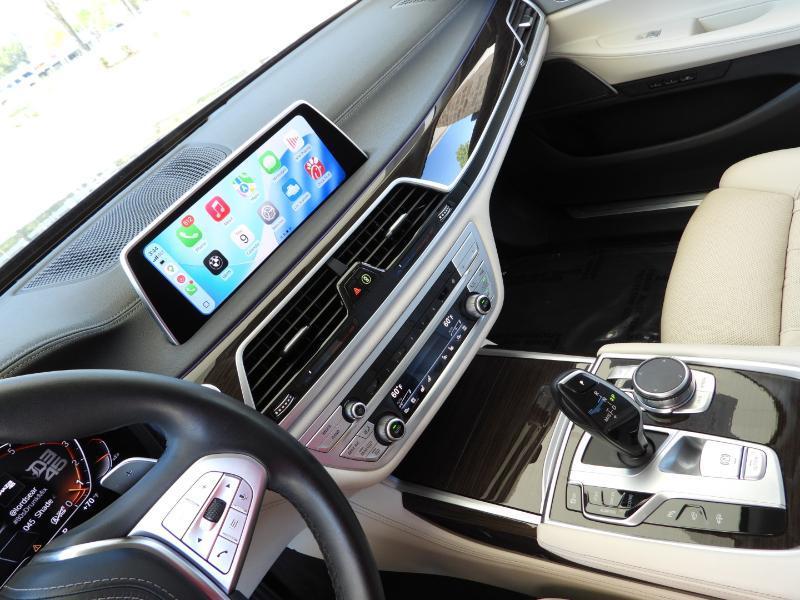 BMW 7-Series 740i 2021