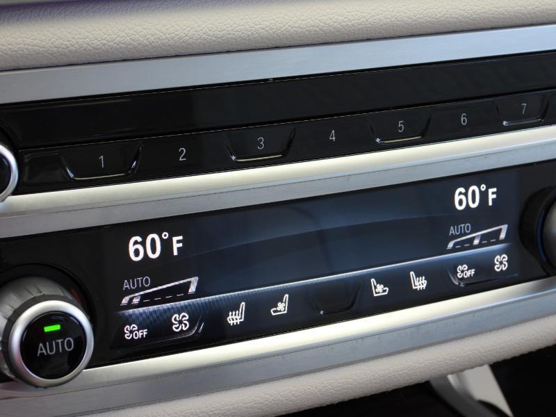 BMW 7-Series 740i 2021