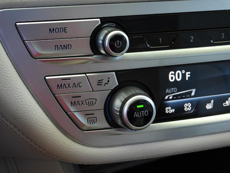 BMW 7-Series 740i 2021