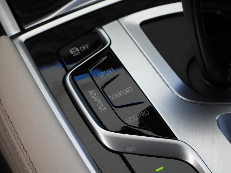 BMW 7-Series 740i 2021