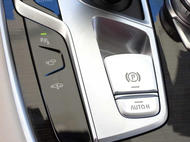 BMW 7-Series 740i 2021