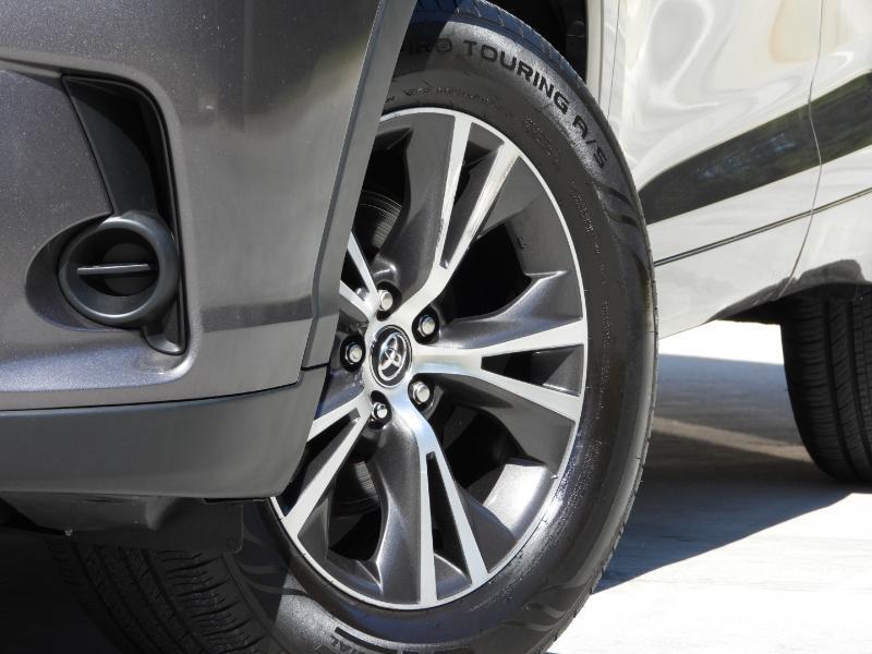 Toyota Highlander LE FWD I4 2017