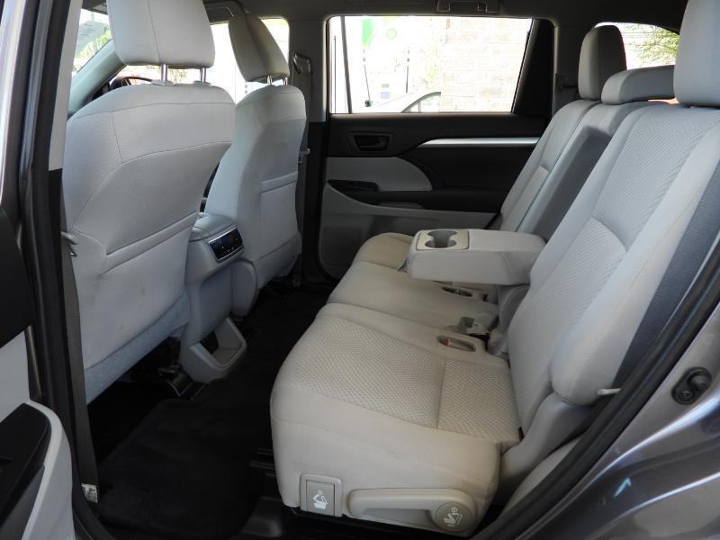 Toyota Highlander LE FWD I4 2017