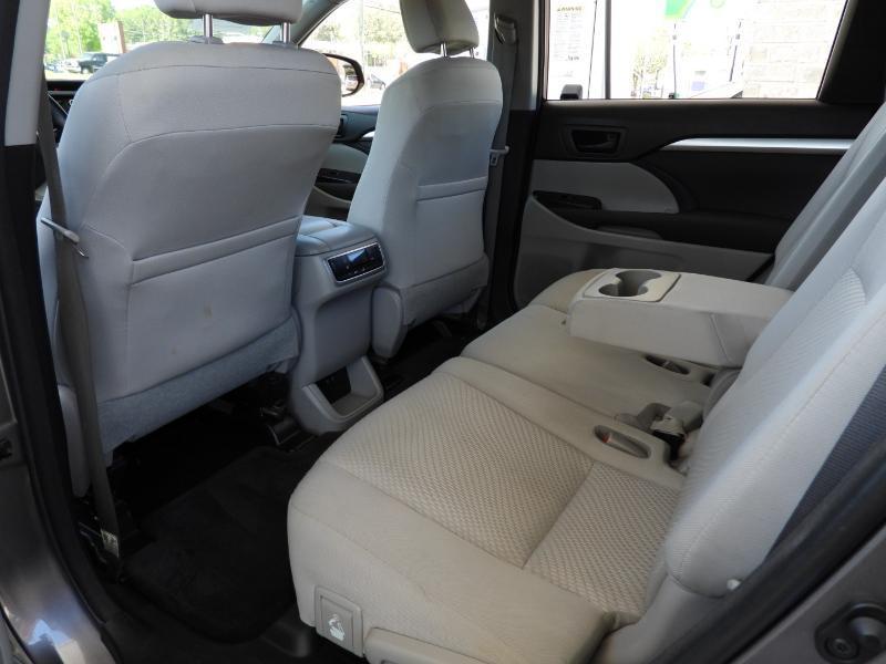 Toyota Highlander LE FWD I4 2017