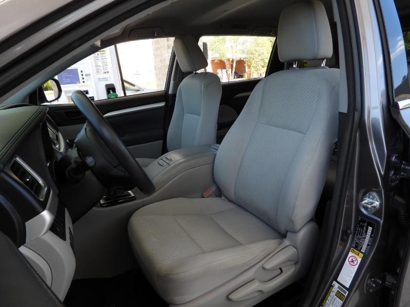 Toyota Highlander LE FWD I4 2017