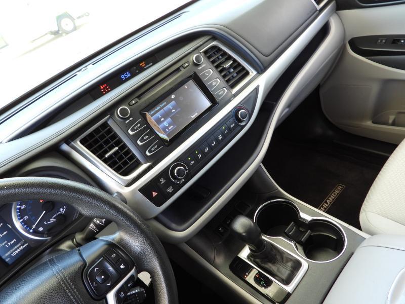 Toyota Highlander LE FWD I4 2017