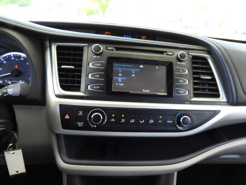 Toyota Highlander LE FWD I4 2017