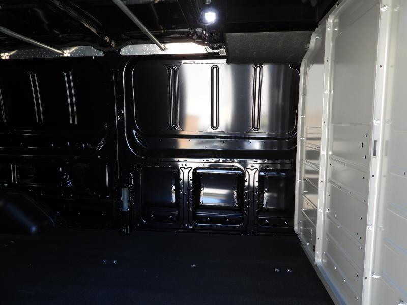 Ford Transit 250 Van Low Roof w/Sliding Pass. 130-in. WB 2020