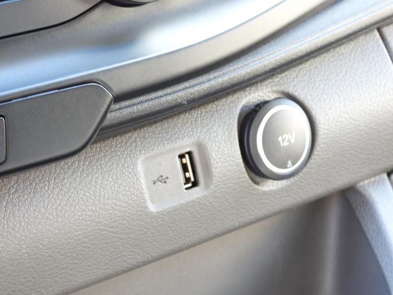 Ford Transit 250 Van Low Roof w/Sliding Pass. 130-in. WB 2020