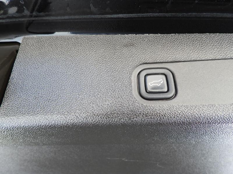 Cadillac Escalade 2WD Luxury 2013