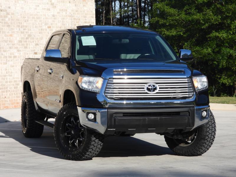 Toyota Tundra Limited 5.7L CrewMax 2WD 2016