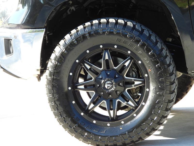 Toyota Tundra Limited 5.7L CrewMax 2WD 2016