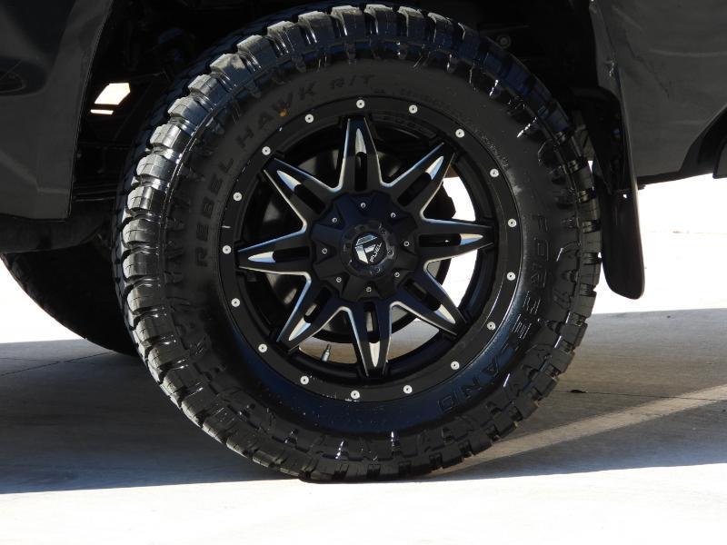 Toyota Tundra Limited 5.7L CrewMax 2WD 2016