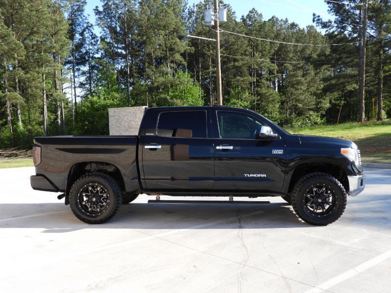Toyota Tundra Limited 5.7L CrewMax 2WD 2016