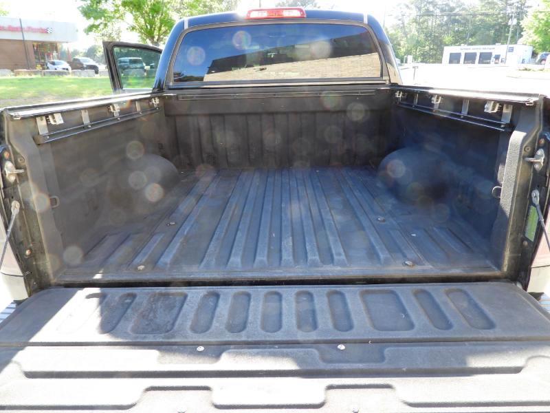 Toyota Tundra Limited 5.7L CrewMax 2WD 2016