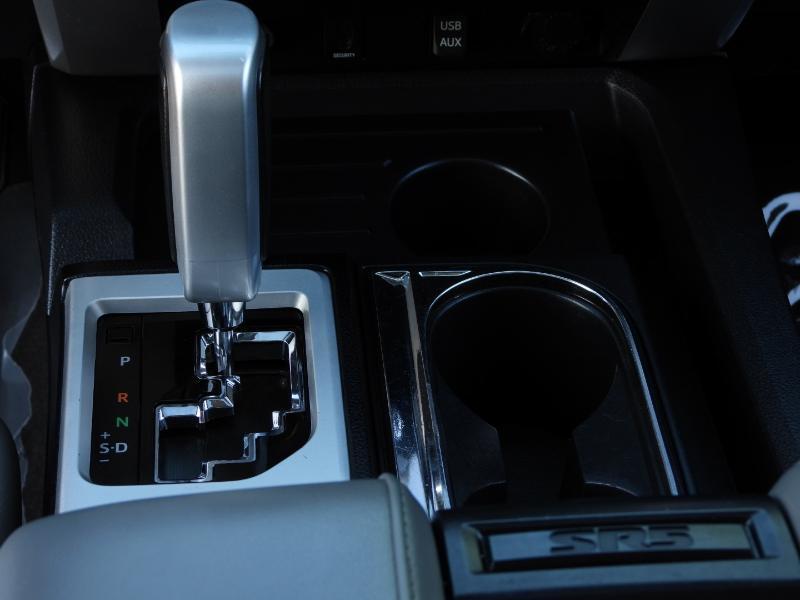 Toyota Tundra Limited 5.7L CrewMax 2WD 2016