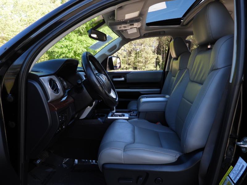Toyota Tundra Limited 5.7L CrewMax 2WD 2016