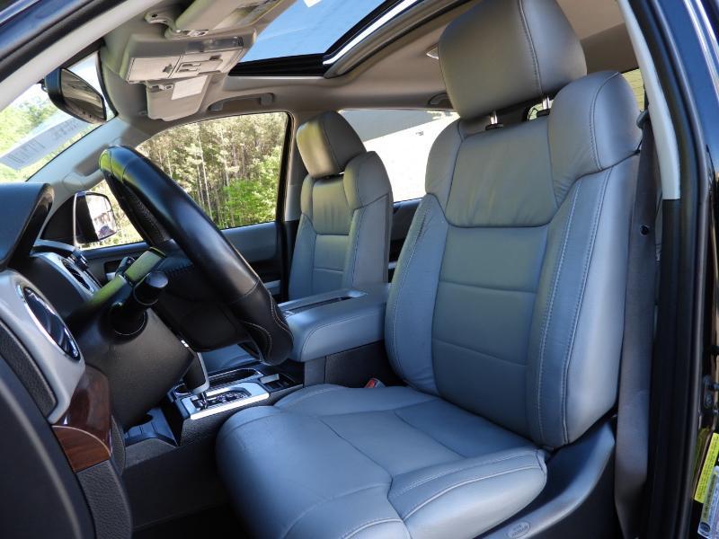 Toyota Tundra Limited 5.7L CrewMax 2WD 2016