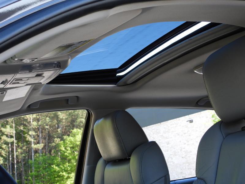 Toyota Tundra Limited 5.7L CrewMax 2WD 2016