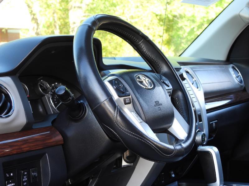 Toyota Tundra Limited 5.7L CrewMax 2WD 2016