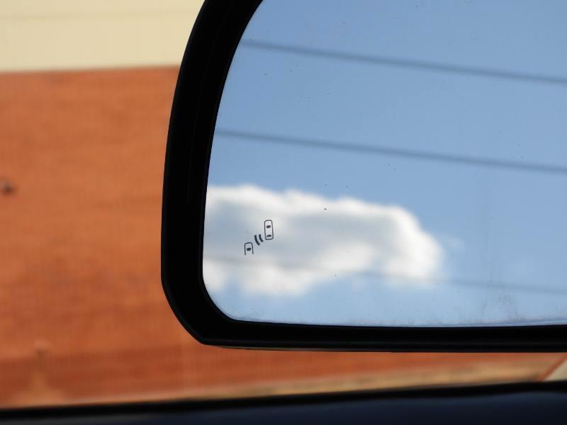 Toyota Tundra Limited 5.7L CrewMax 2WD 2016