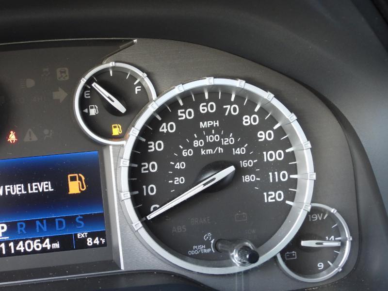 Toyota Tundra Limited 5.7L CrewMax 2WD 2016