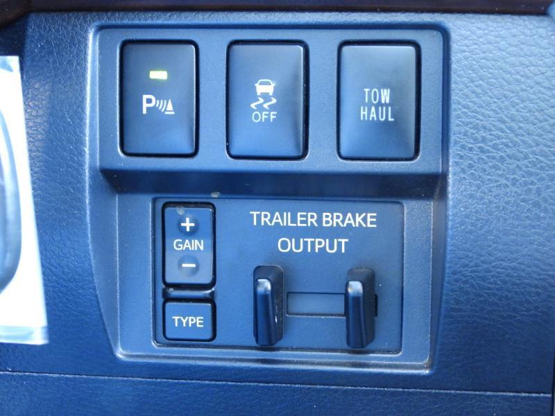 Toyota Tundra Limited 5.7L CrewMax 2WD 2016