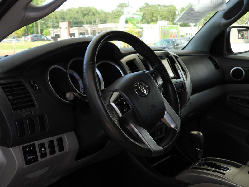 Toyota Tacoma PreRunner Double Cab Auto 2WD 2012