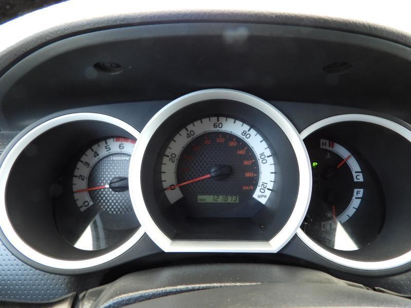 Toyota Tacoma PreRunner Double Cab Auto 2WD 2012