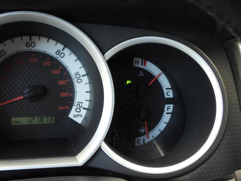 Toyota Tacoma PreRunner Double Cab Auto 2WD 2012