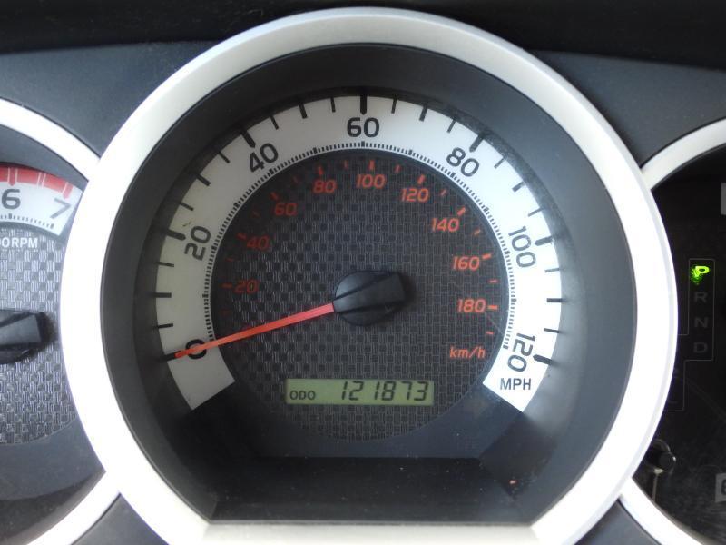 Toyota Tacoma PreRunner Double Cab Auto 2WD 2012