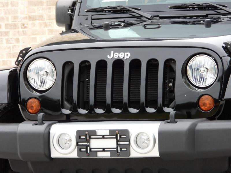 Jeep Wrangler Sahara 4WD 2013