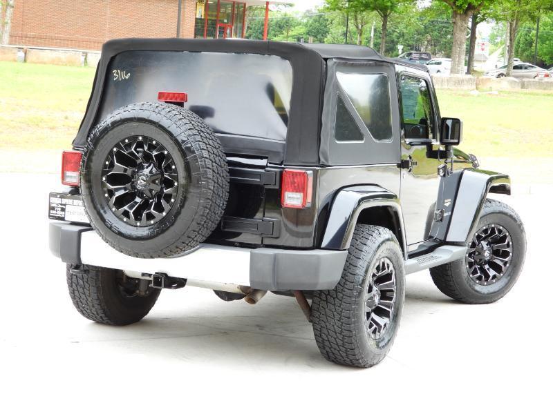Jeep Wrangler Sahara 4WD 2013