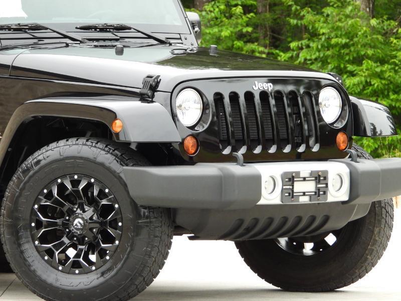 Jeep Wrangler Sahara 4WD 2013
