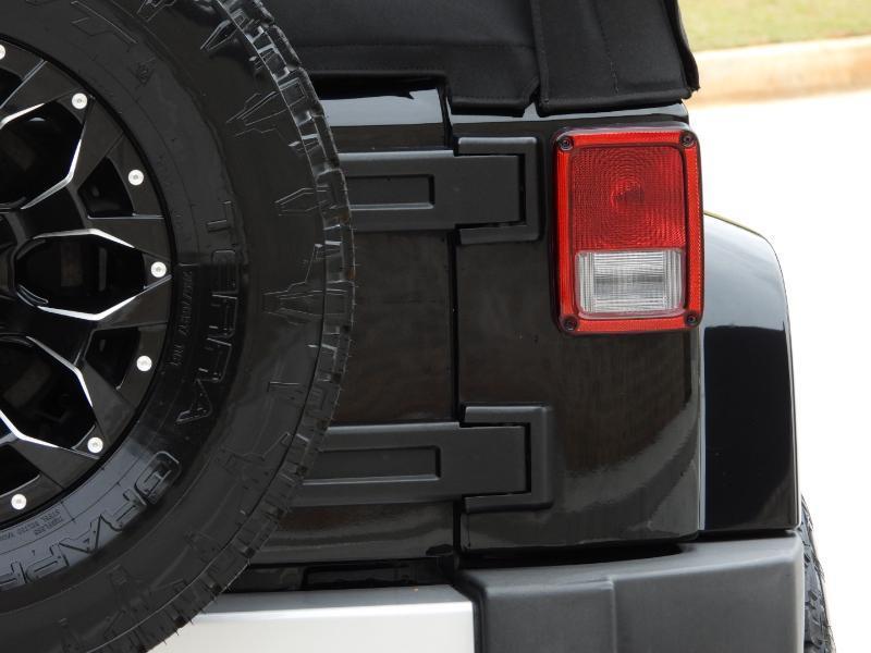 Jeep Wrangler Sahara 4WD 2013