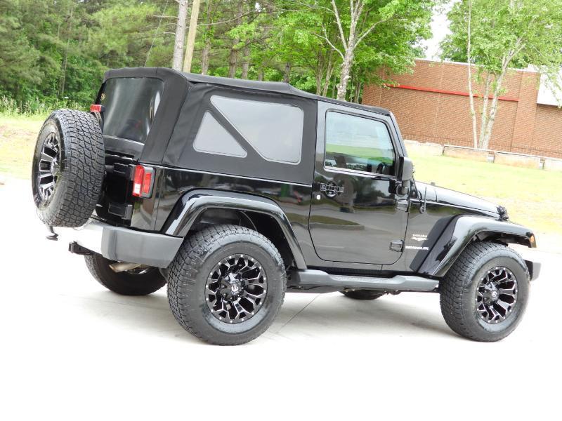 Jeep Wrangler Sahara 4WD 2013