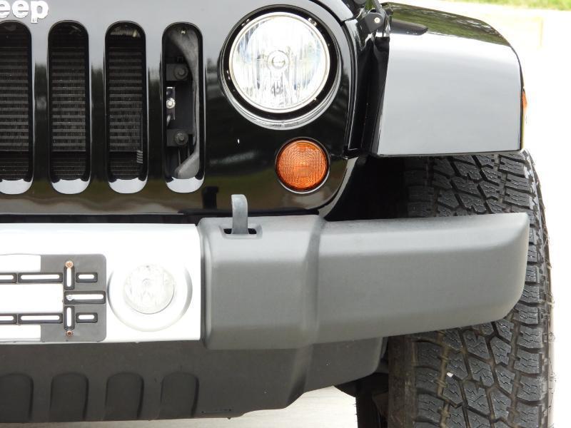 Jeep Wrangler Sahara 4WD 2013