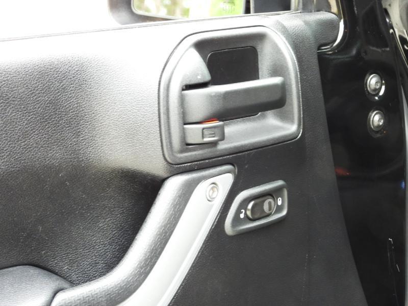 Jeep Wrangler Sahara 4WD 2013